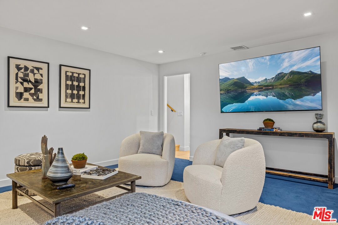 9321 Burton Way Unit: B