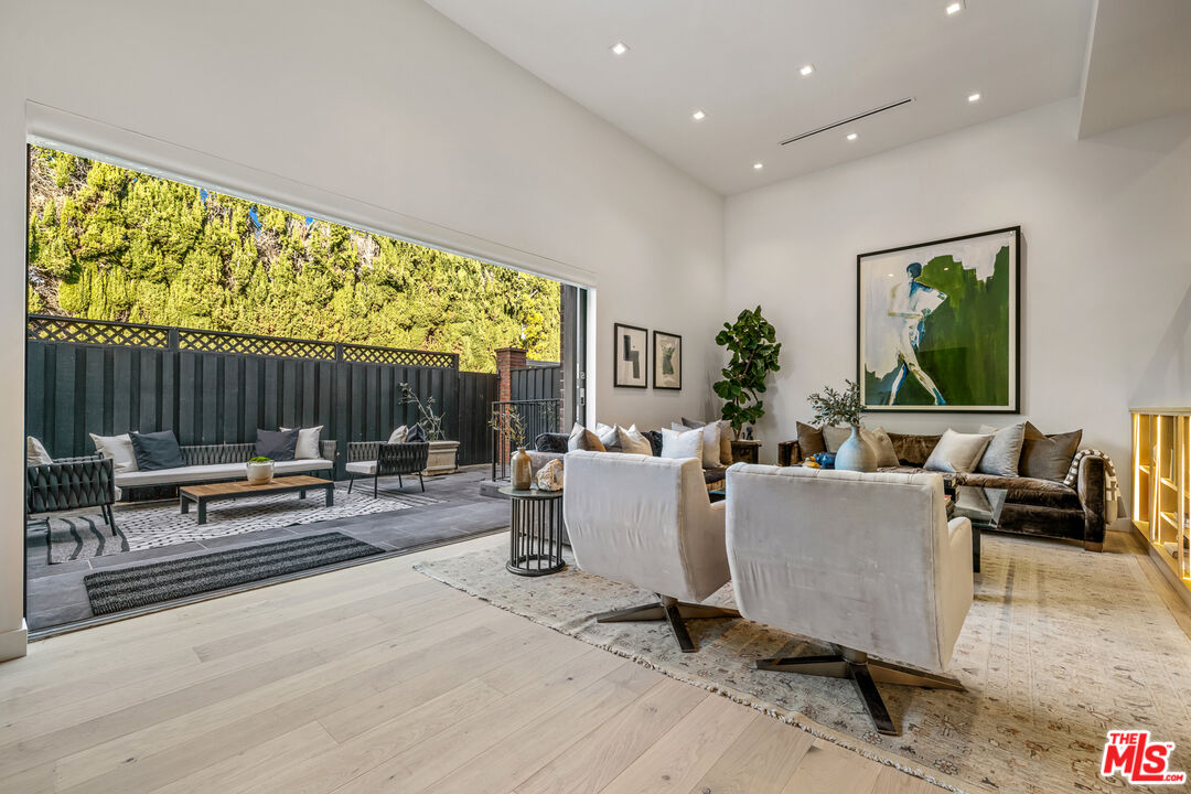 9321 Burton Way Unit: B