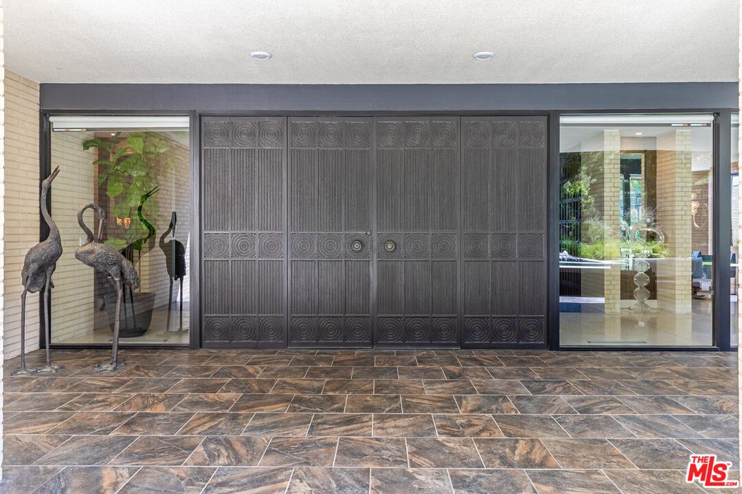 489 Oak Creek Dr