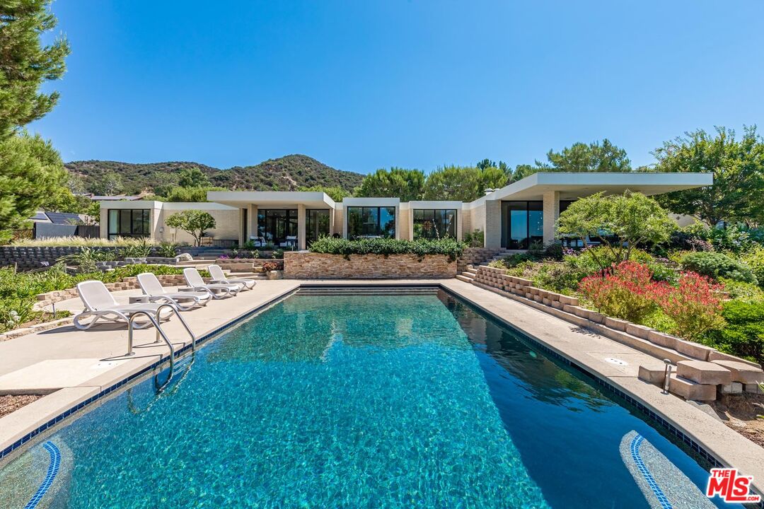 489 Oak Creek Dr