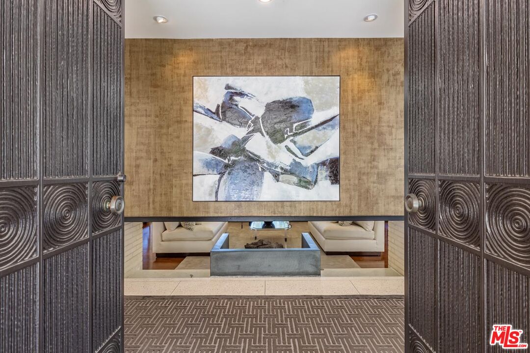 489 Oak Creek Dr