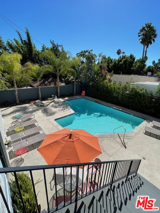 7560 HOLLYWOOD BLVD Unit: 109