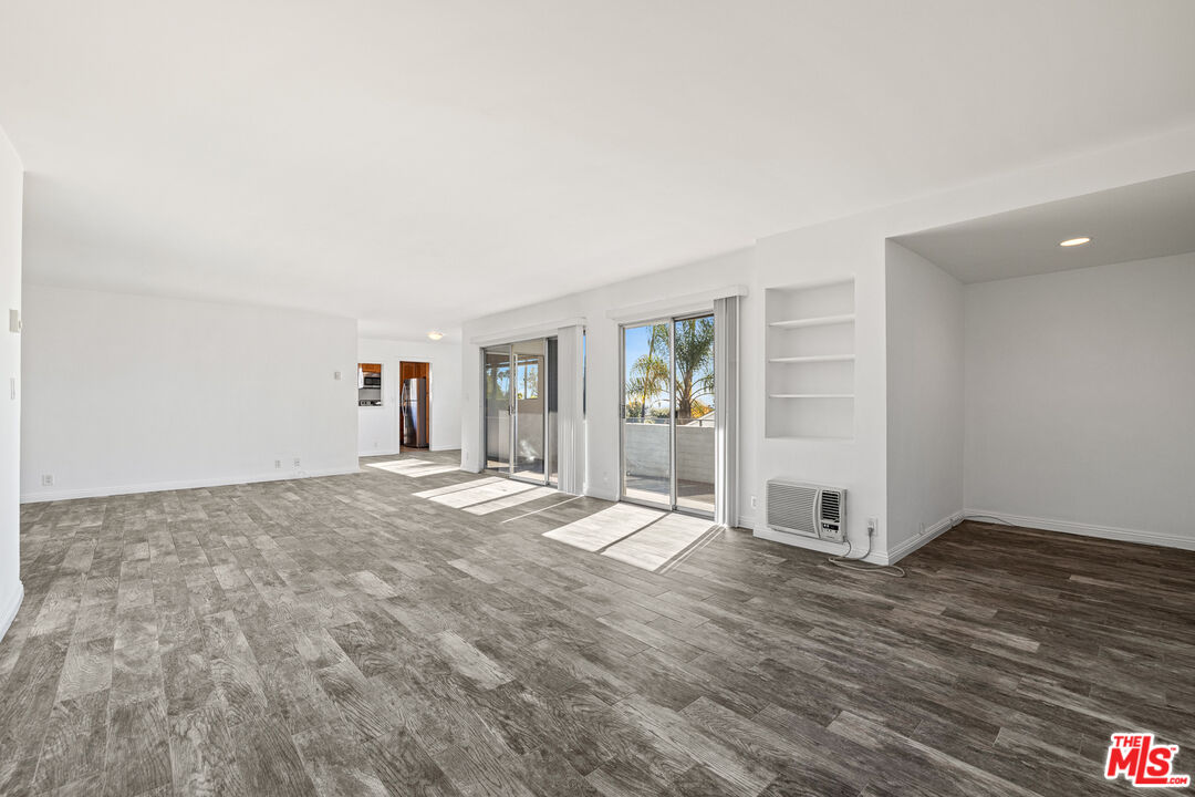 7560 HOLLYWOOD BLVD Unit: 109