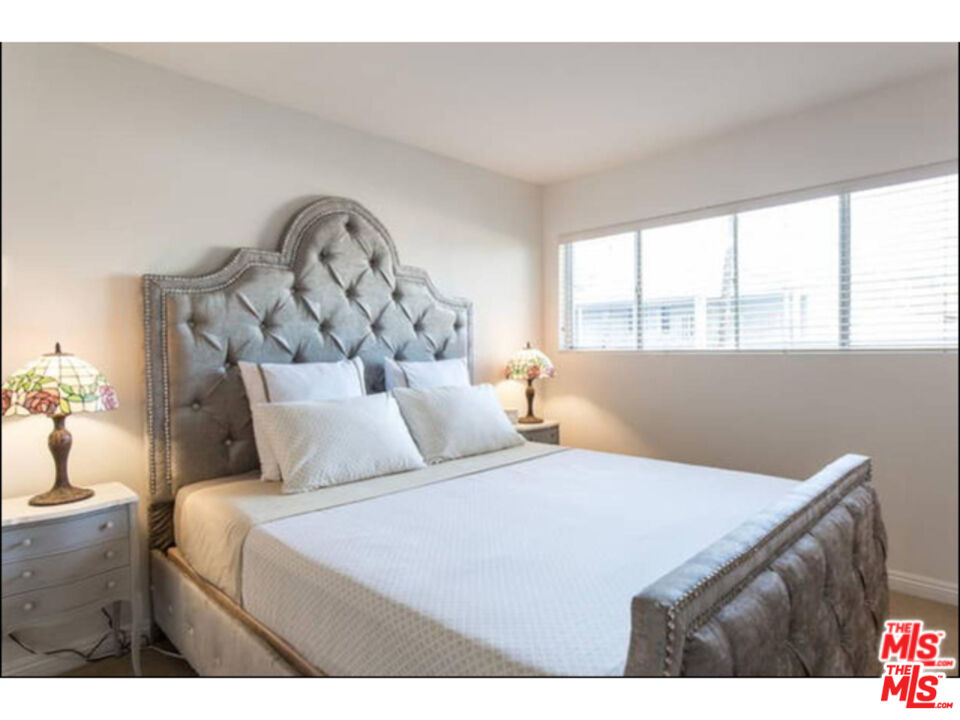 7560 HOLLYWOOD BLVD Unit: 109