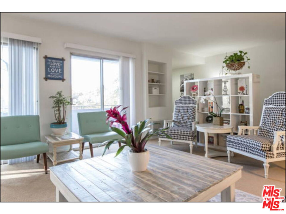 7560 HOLLYWOOD BLVD Unit: 109