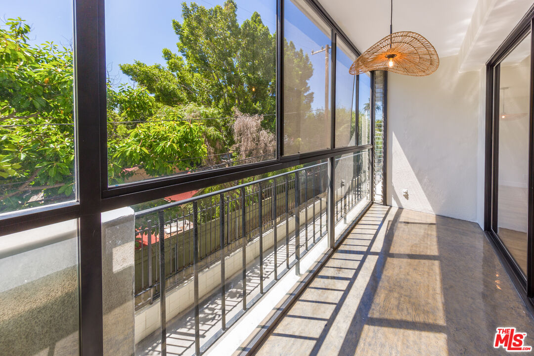 818 N Doheny Dr Unit: 206