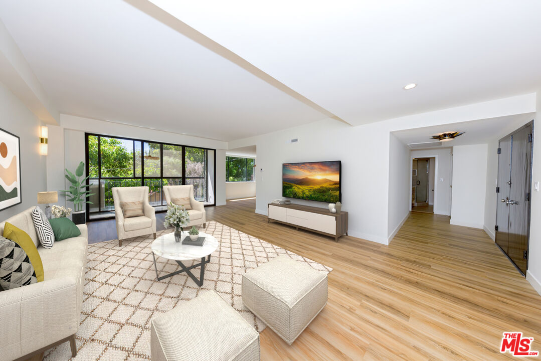 818 N Doheny Dr Unit: 206