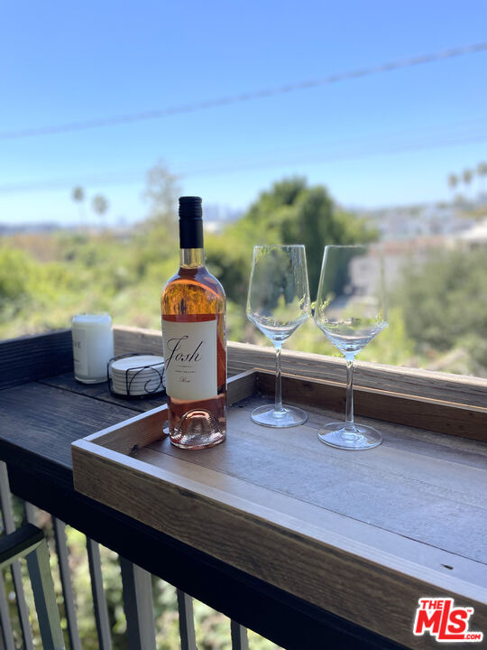 949 N Kings Rd Unit: 314