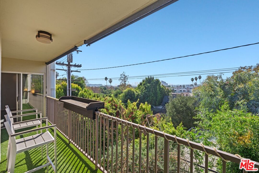 949 N Kings Rd Unit: 314