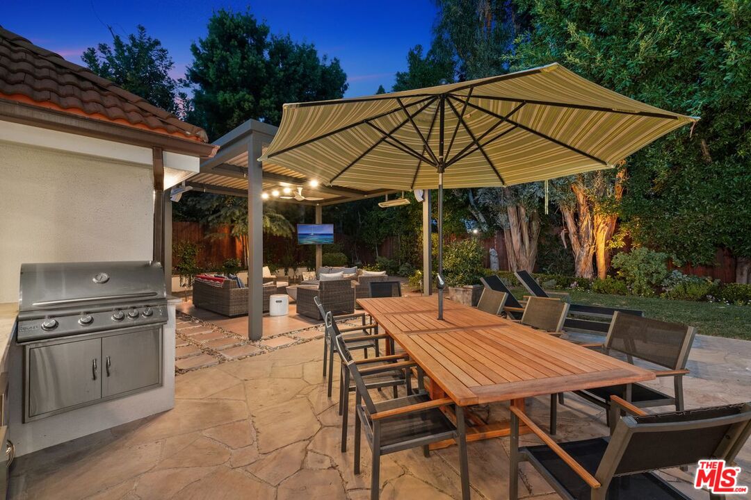 1070 Maybrook Dr