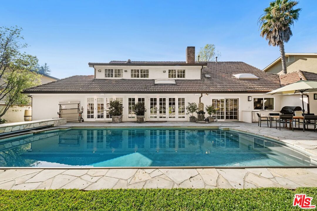 1070 Maybrook Dr