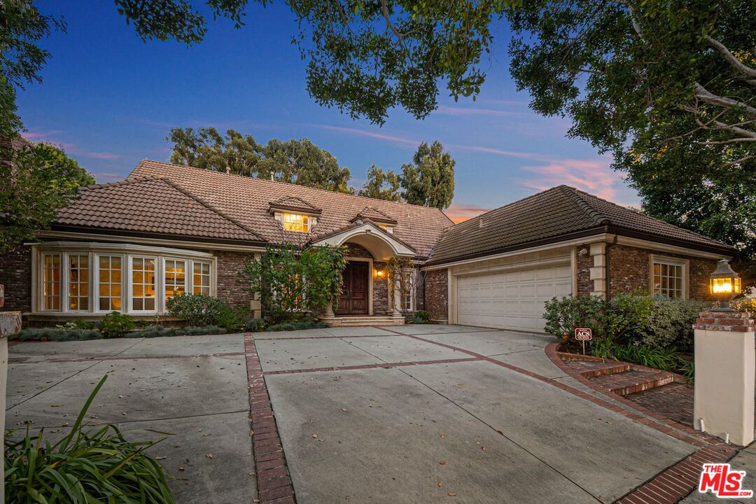 1070 Maybrook Dr