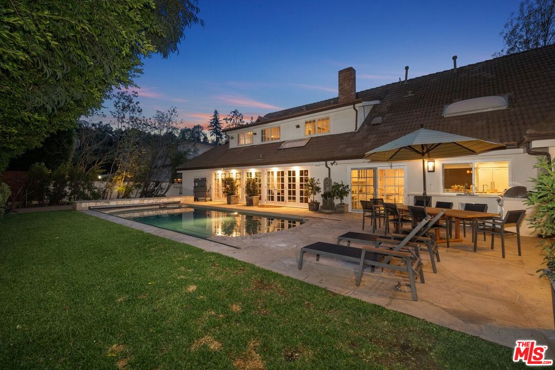 1070 Maybrook Dr
