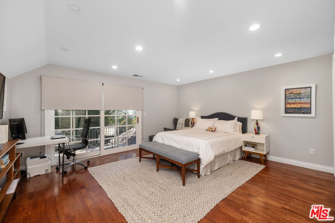 1070 Maybrook Dr