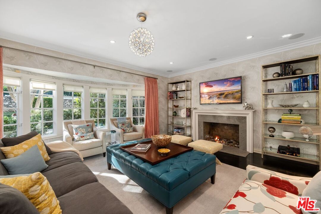1070 Maybrook Dr