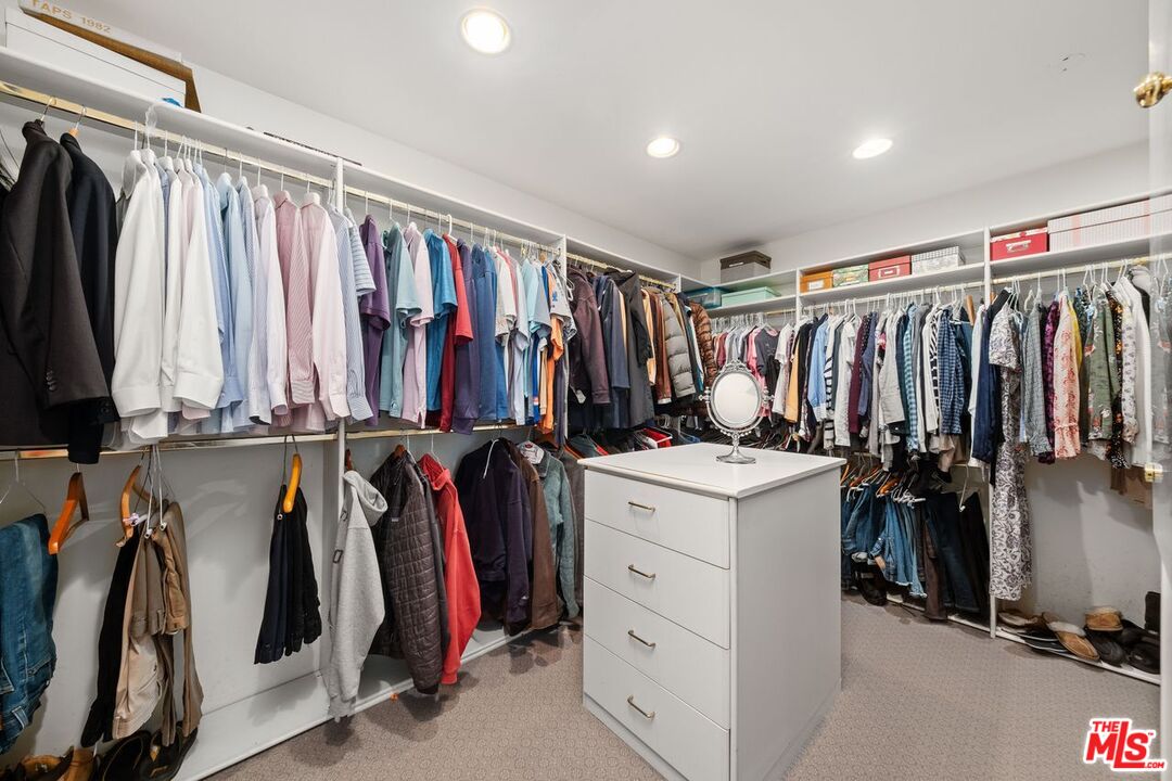 1070 Maybrook Dr