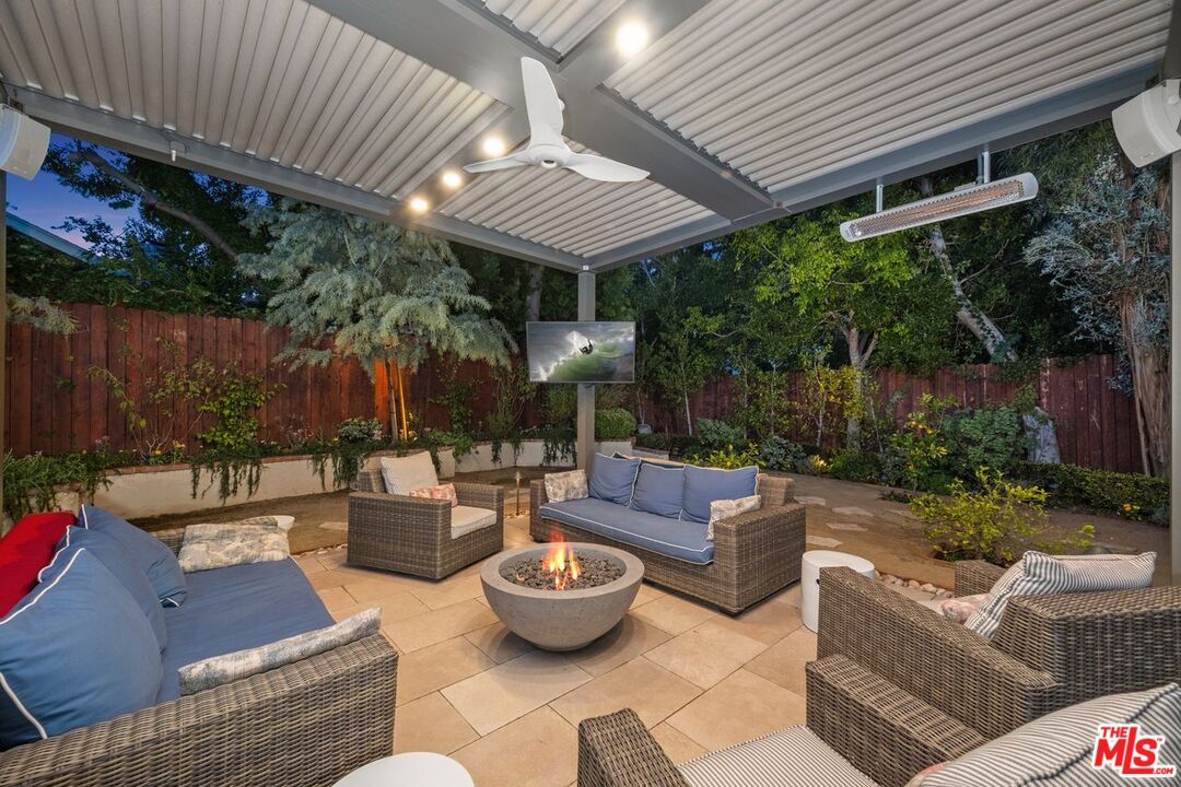 1070 Maybrook Dr