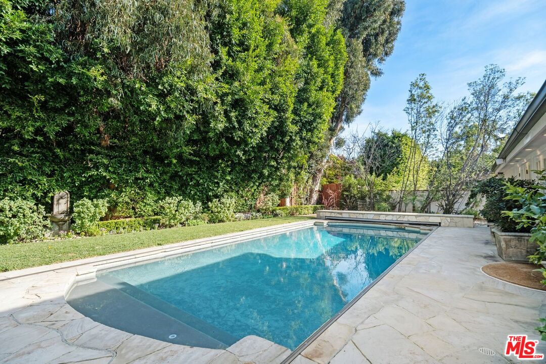 1070 Maybrook Dr