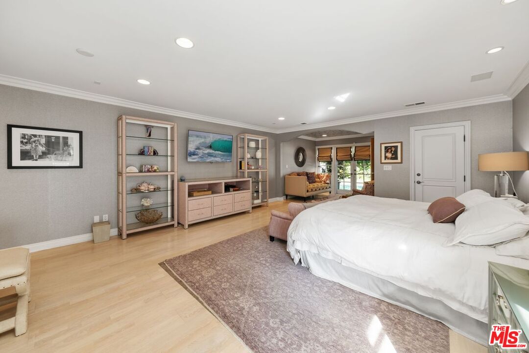 1070 Maybrook Dr