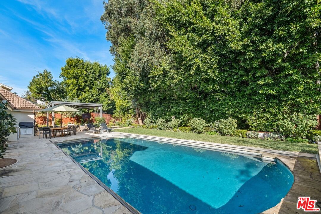 1070 Maybrook Dr