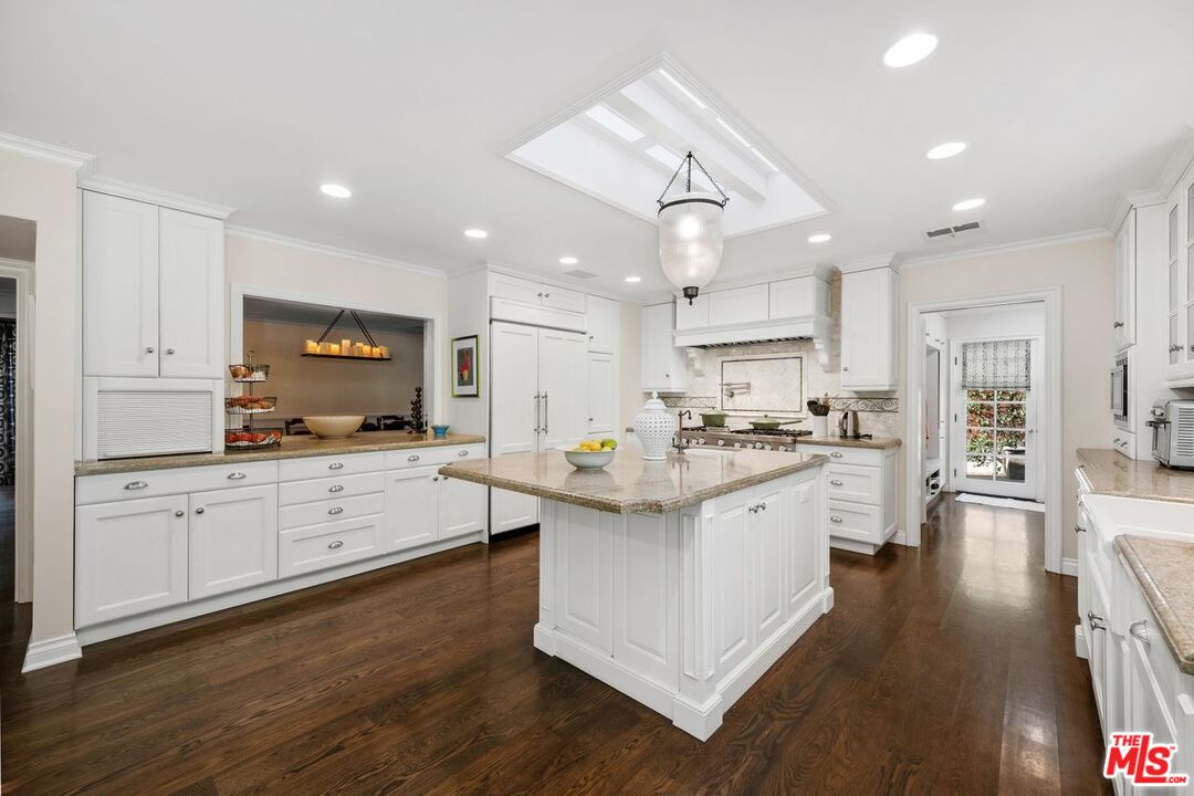 1070 Maybrook Dr