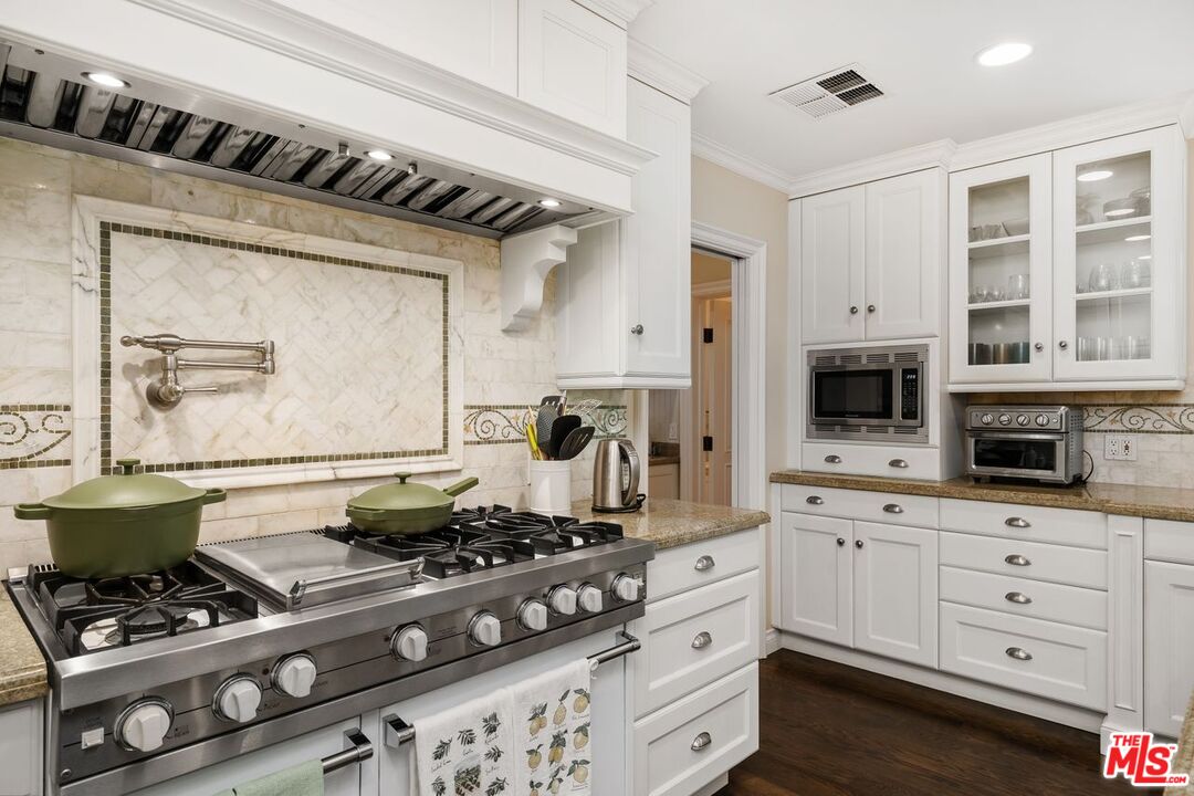 1070 Maybrook Dr