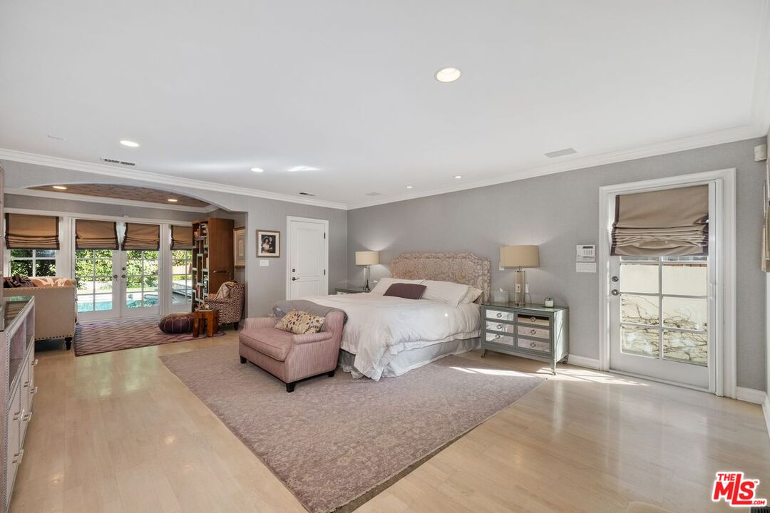 1070 Maybrook Dr