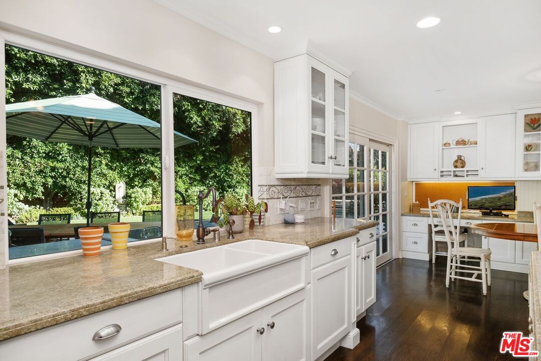 1070 Maybrook Dr