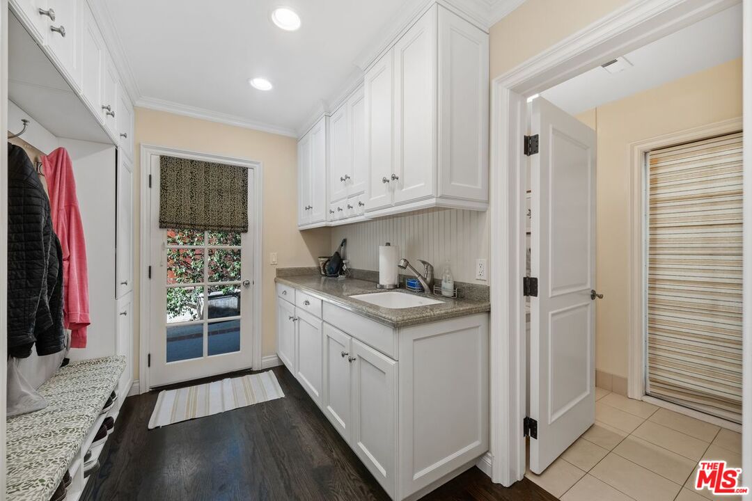 1070 Maybrook Dr