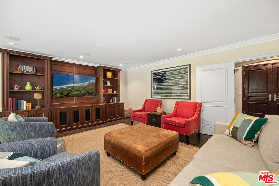 1070 Maybrook Dr