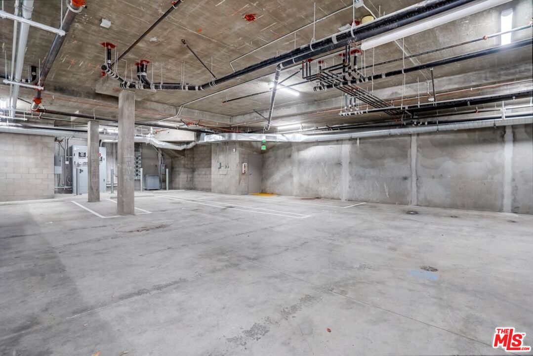 1101 S Bedford St Unit: 201