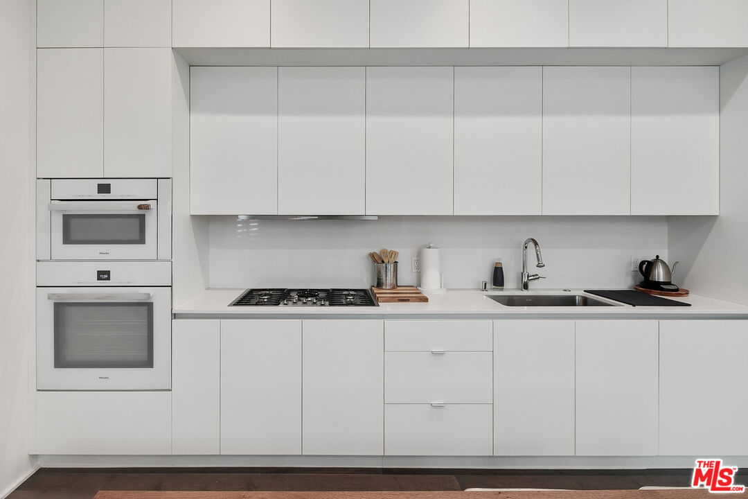 935 N San Vicente Blvd Unit: 1