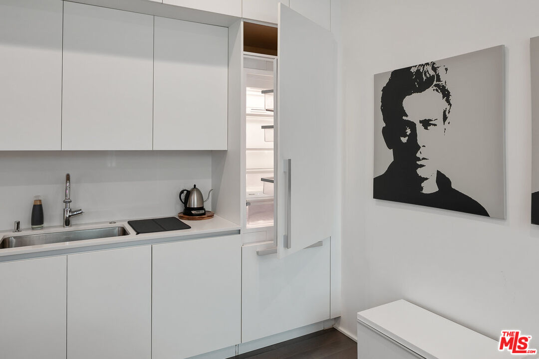 935 N San Vicente Blvd Unit: 1