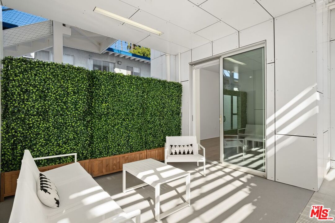 935 N San Vicente Blvd Unit: 1