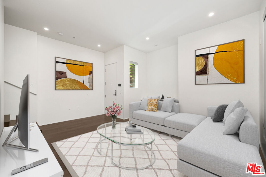 935 N San Vicente Blvd Unit: 1