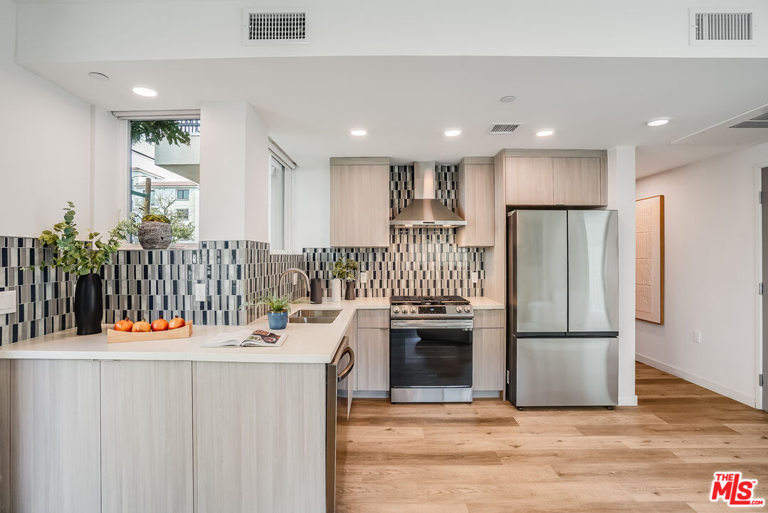 1101 S Bedford St Unit: 302