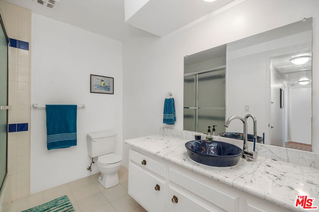 15248 Dickens St Unit: 106