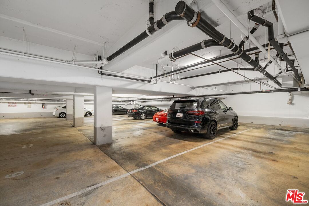 15248 Dickens St Unit: 106