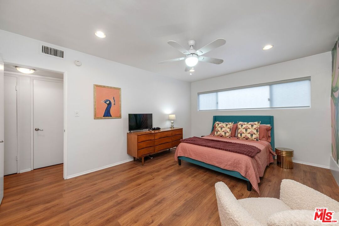 15248 Dickens St Unit: 106