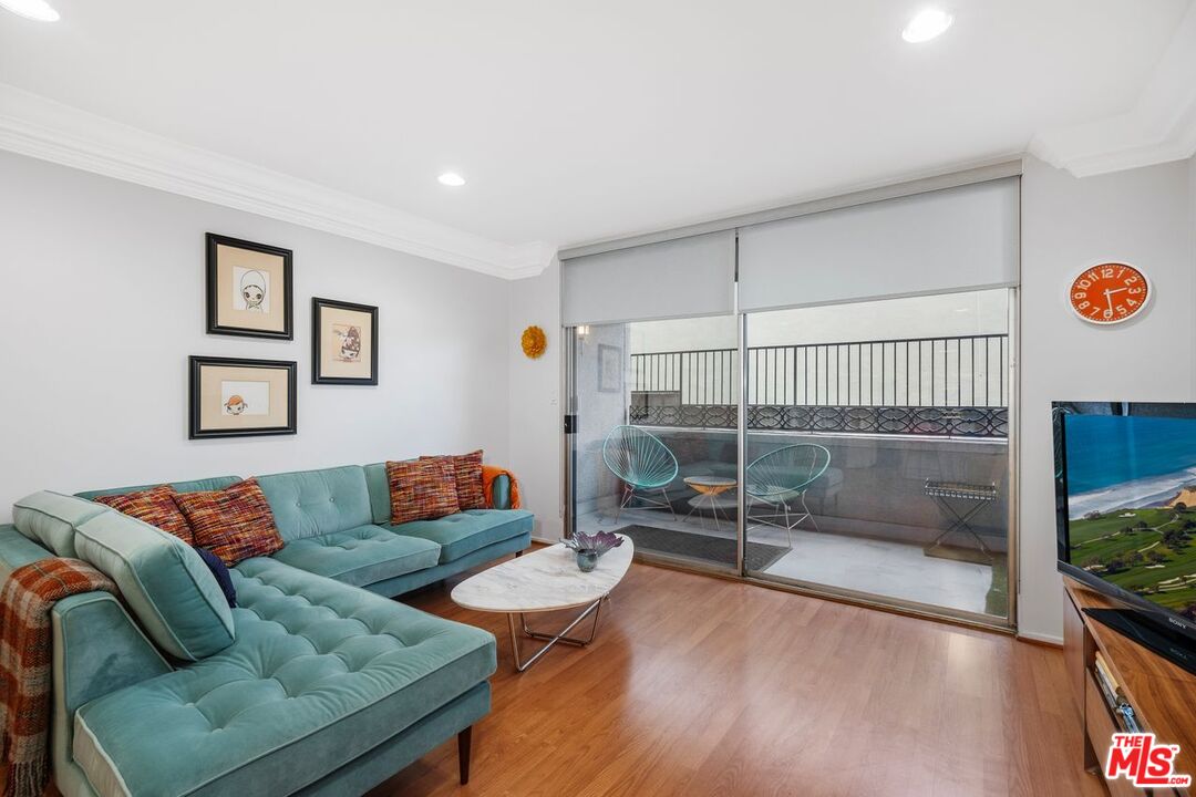 15248 Dickens St Unit: 106