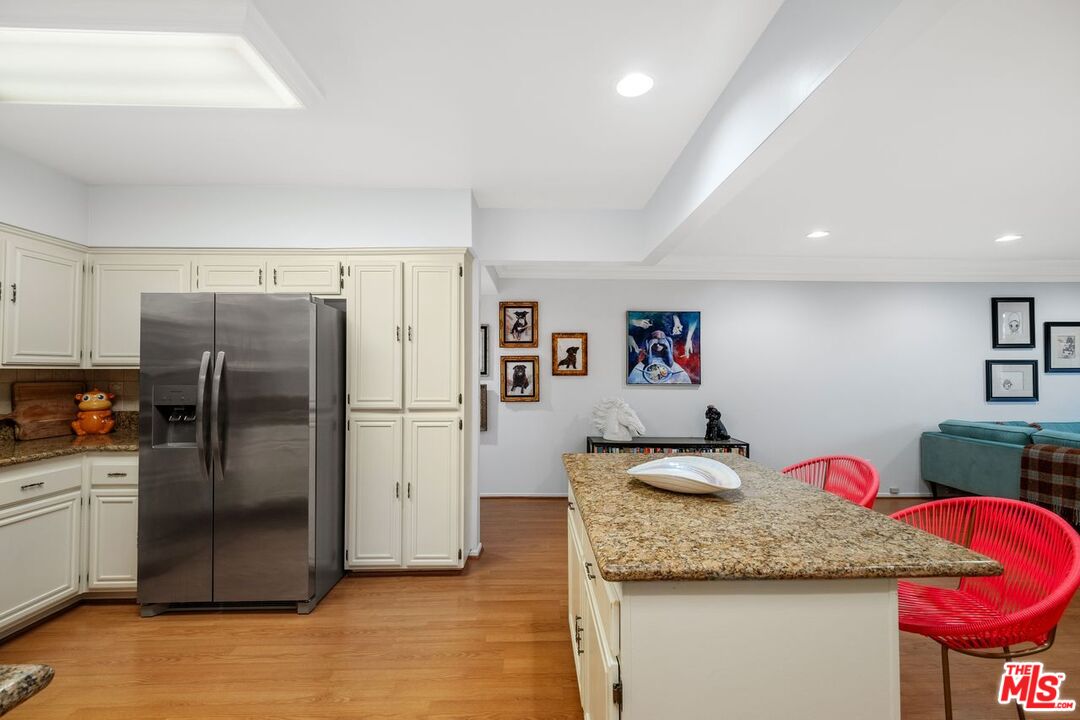 15248 Dickens St Unit: 106