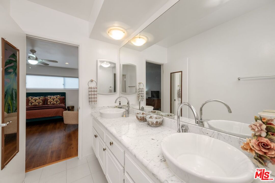 15248 Dickens St Unit: 106