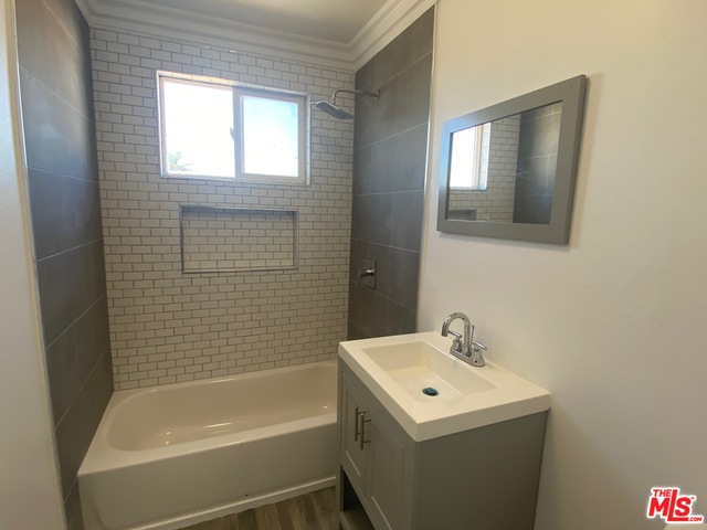 6812 11Th Ave Unit: 12