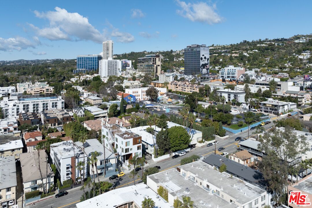 935 N San Vicente Blvd Unit: 4