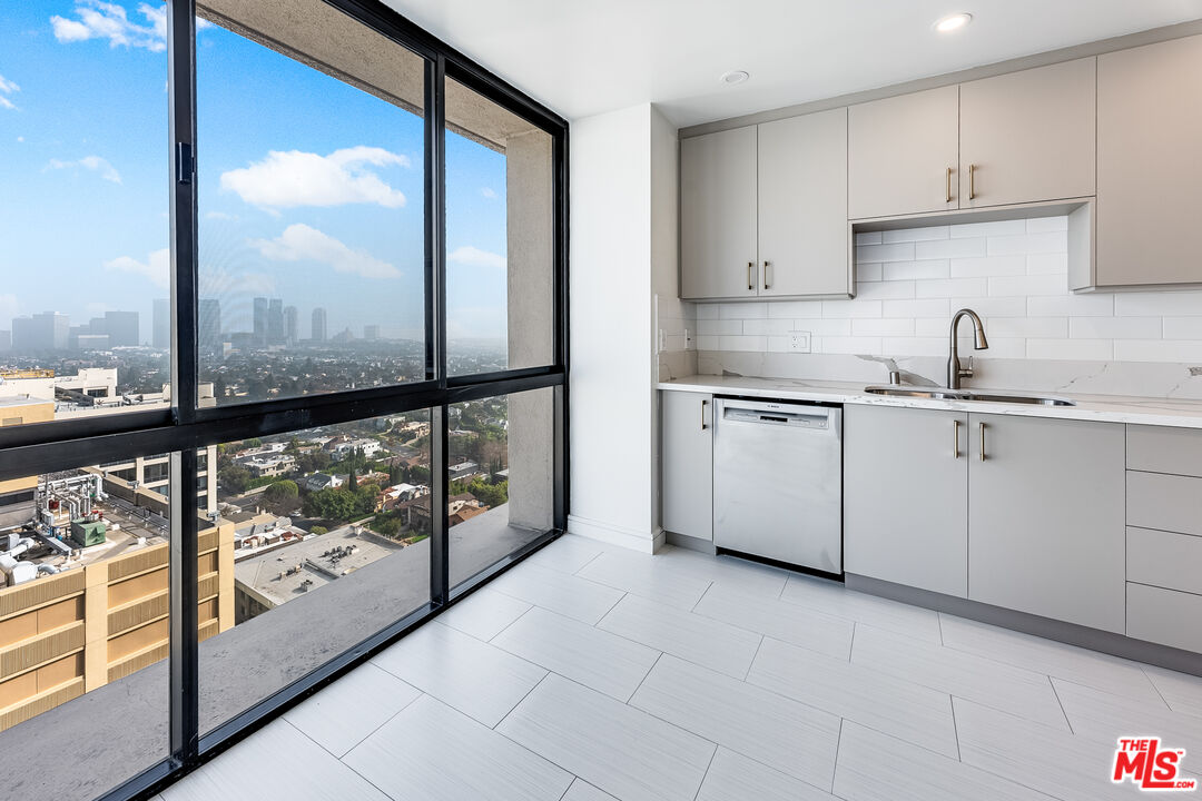 10750 Wilshire Blvd Unit: 1702