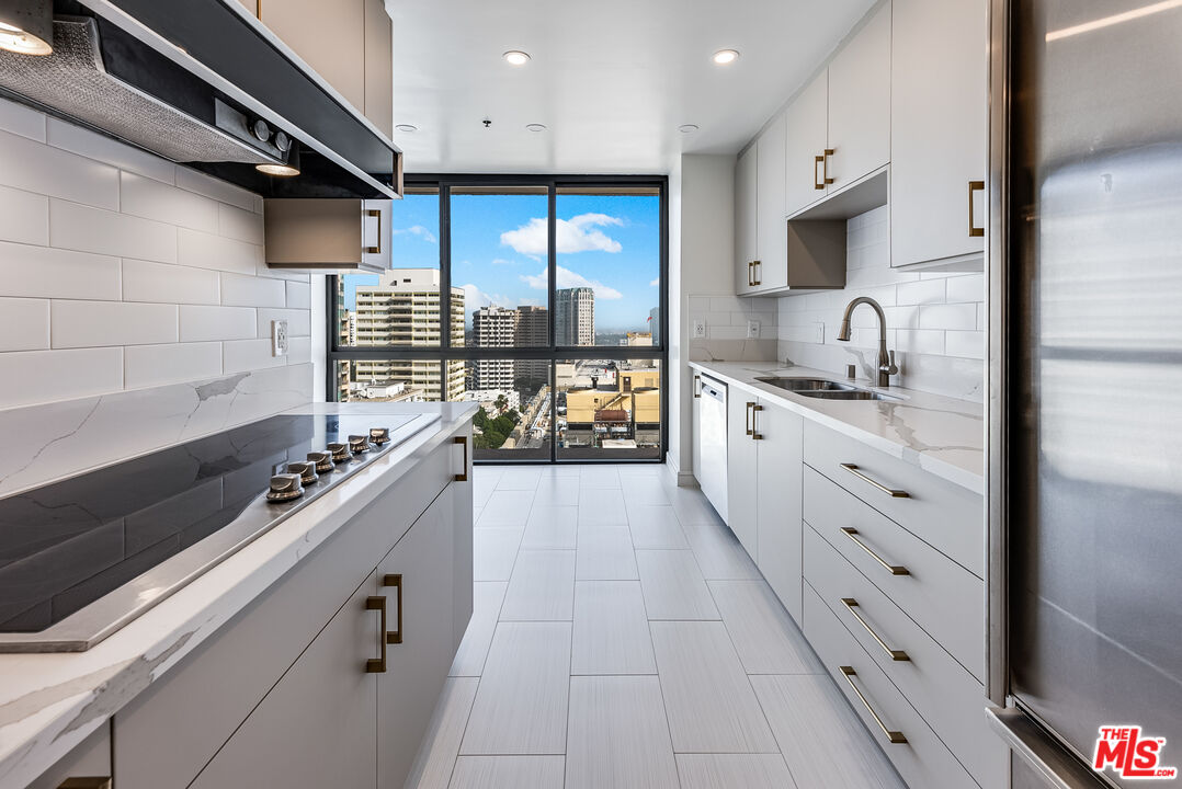 10750 Wilshire Blvd Unit: 1702