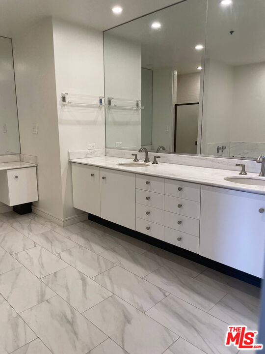 10750 Wilshire Blvd Unit: 1702