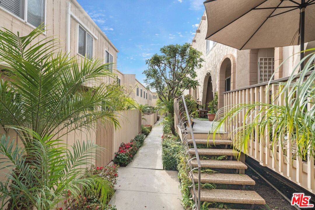 8025 Redlands St Unit: 17