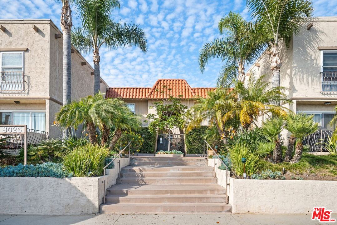 8025 Redlands St Unit: 17