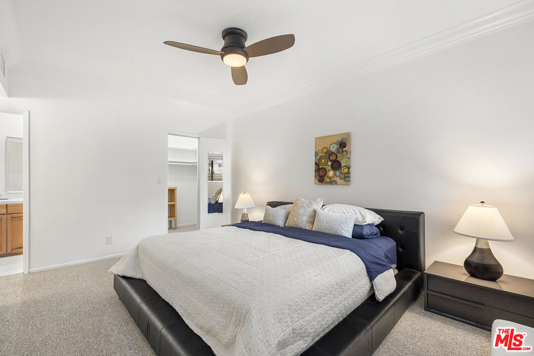 1250 N Kings Rd Unit: 208